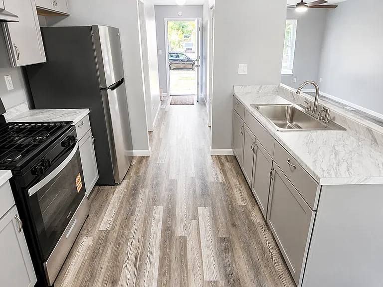 1144 Fernwood Ave — Photo 7