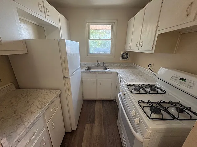 1 bed, 885 sqft, $995 — Photo 4