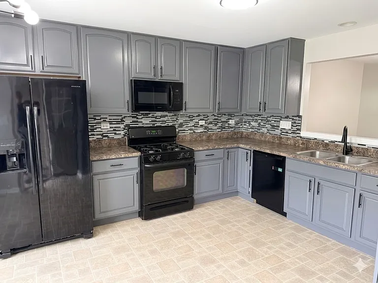 1513 Bristol Ln #4 — Photo 13