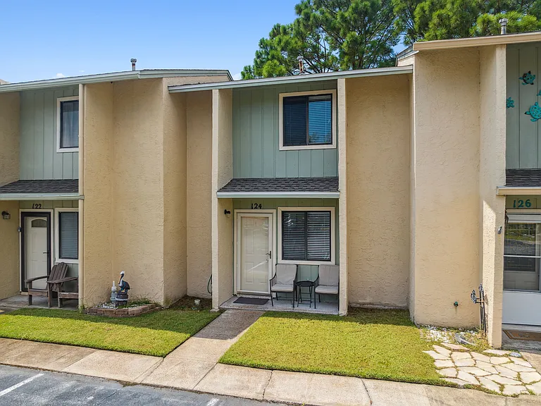 124 Robin Ln — Photo 32
