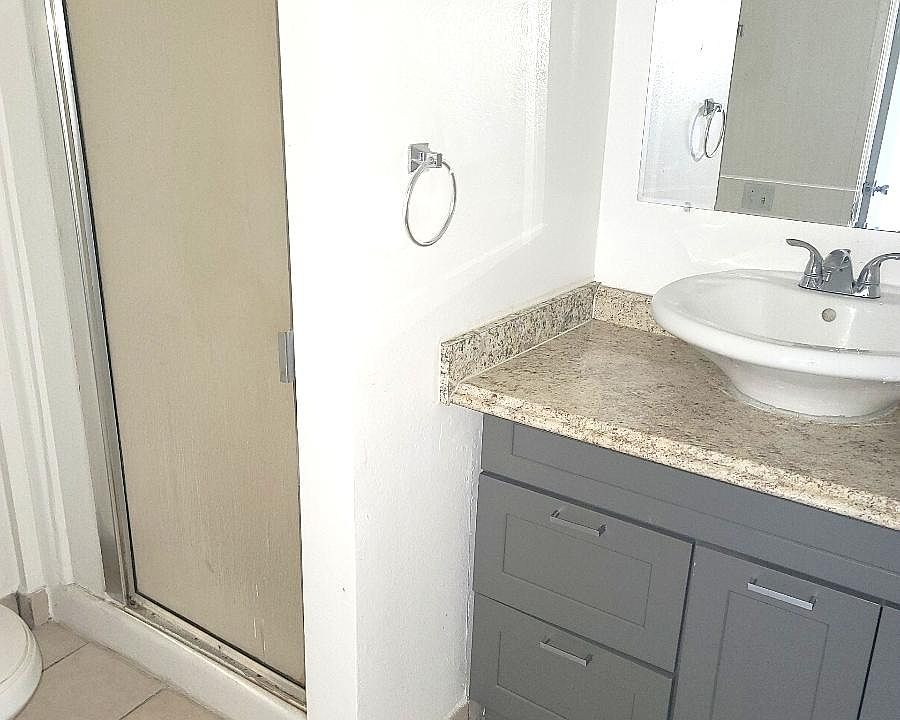 1st image of 909 Westbourne Dr #3360
