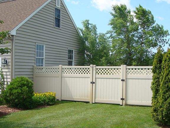 Fenced -in Side Yard