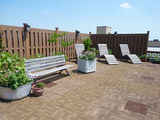 Rented by R New York | media 17