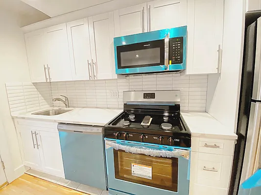 Rented by Douglas Elliman | media 16