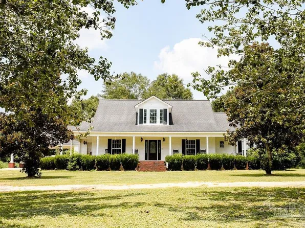 104 Oak Hollow Ln, Flomaton, AL 36441