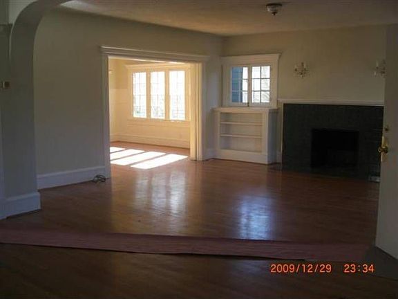 3rd image of 1822 Crenshaw Blvd