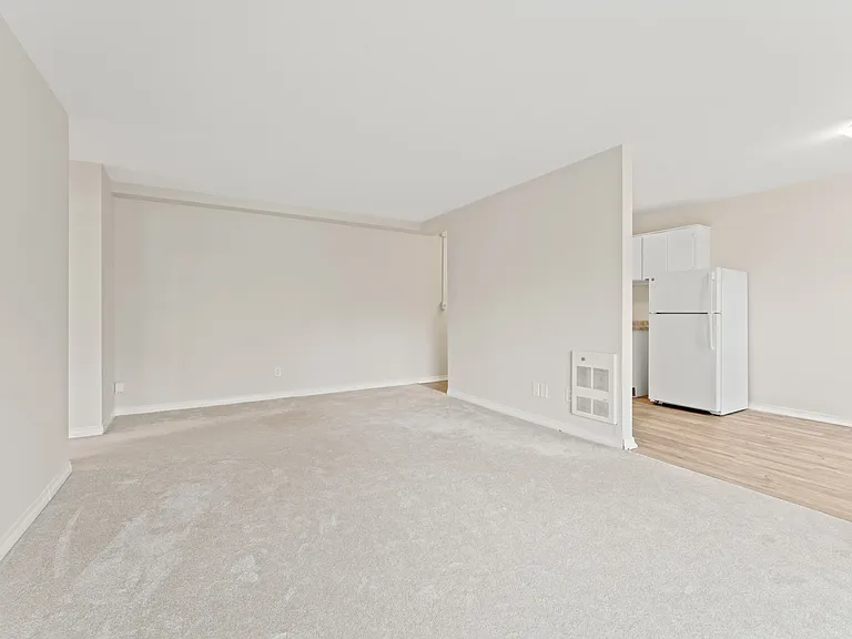 260 Randolph Pl — Photo 8