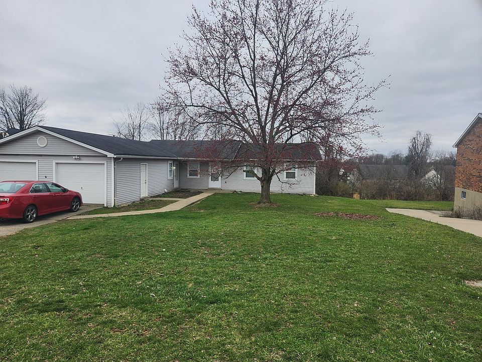 1st image of 11 Willowood Ln #B