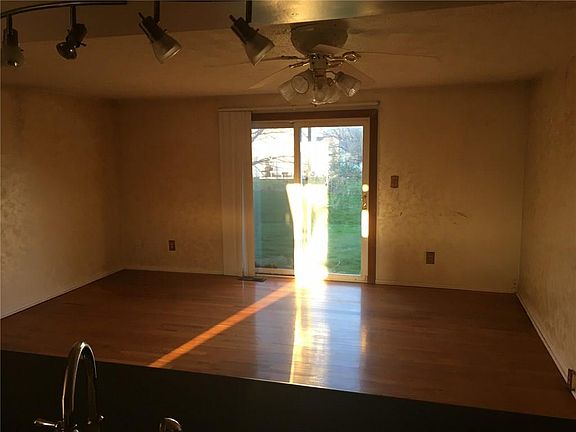 5th image of 2687 Harwich Dr
