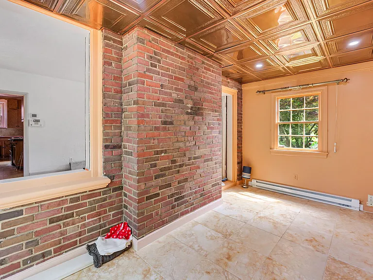 3408 Montrose Ave — Photo 12