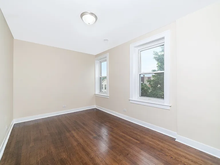 3081 S Lock St #2F — Photo 4