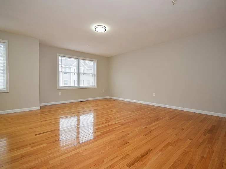 Jefferson Court — Photo 24
