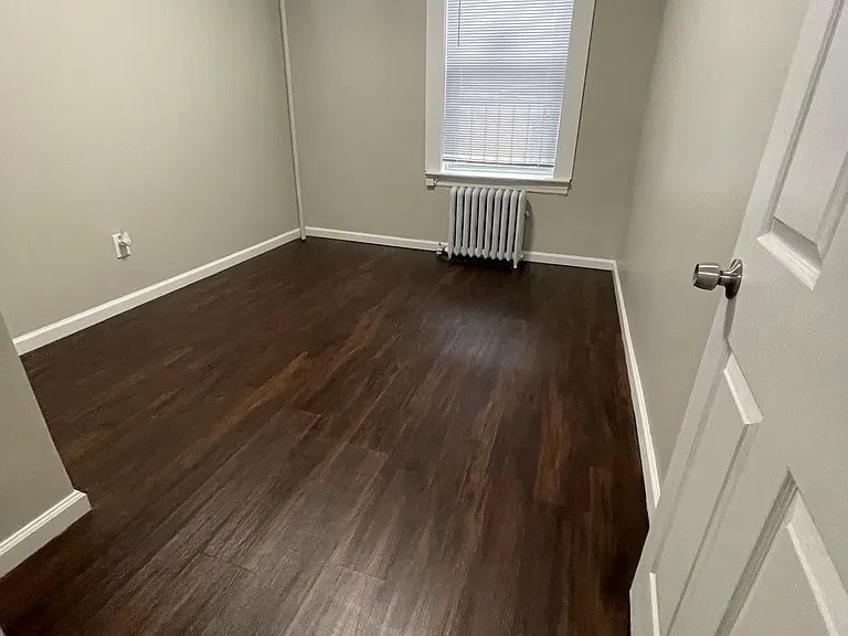 9 Bentley Ave #11E — Photo 3