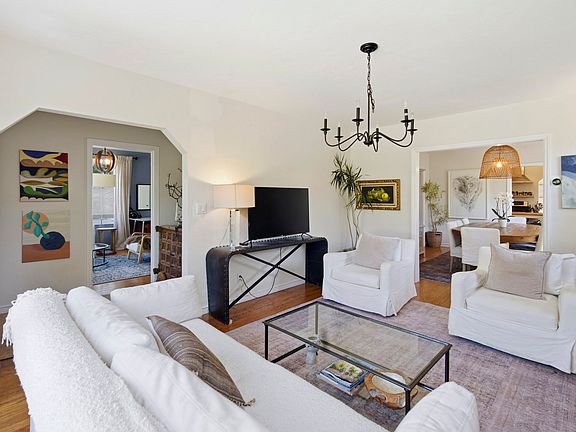 4th image of 284 E Blithedale Ave