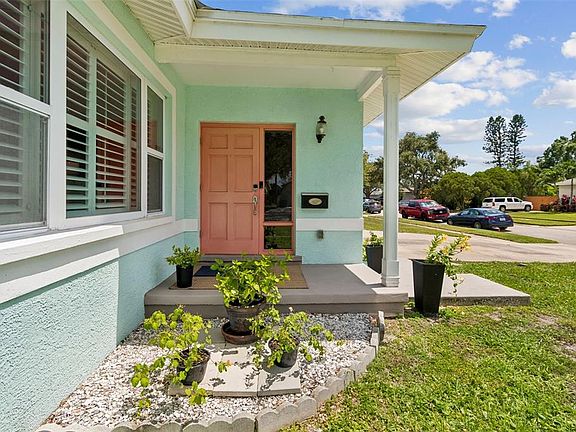 3rd image of 6035 19TH STREET NE