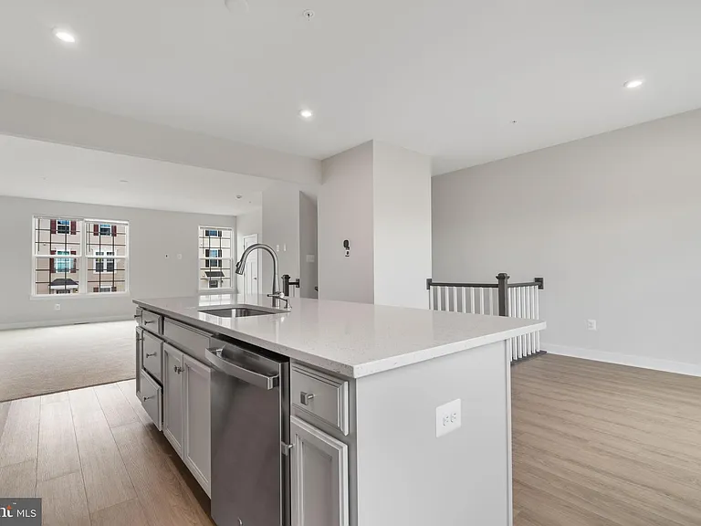 1505 Wilmer Park Ln — Photo 10