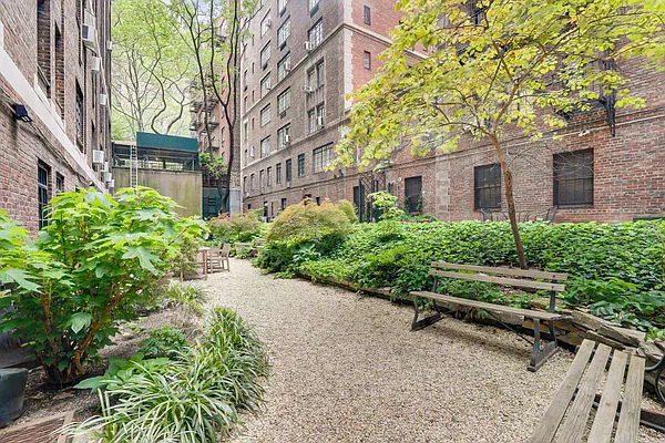 Rented by Level Group | media 73