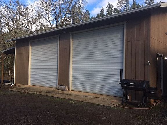 Shop with office/hobby space