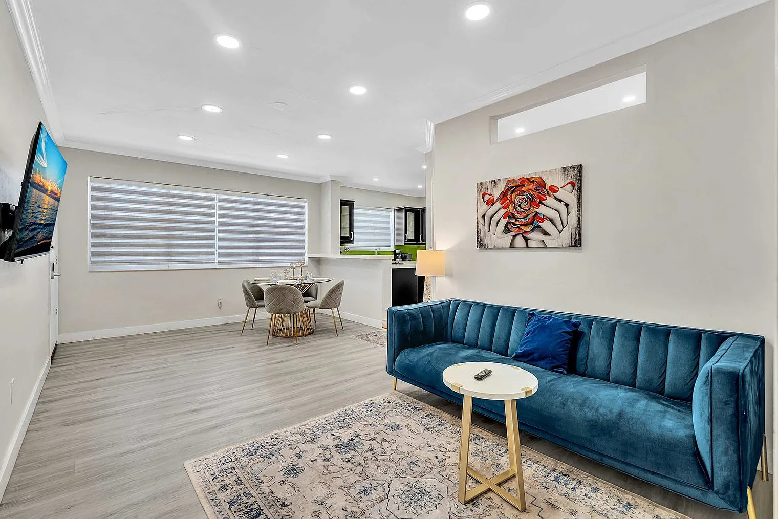2 bed, 1.0 bath, 990 sqft, $4,464 — Photo 1