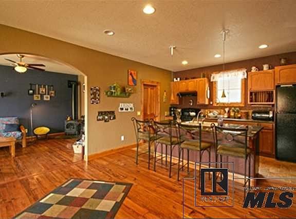 4th image of 2351 Oxford Way