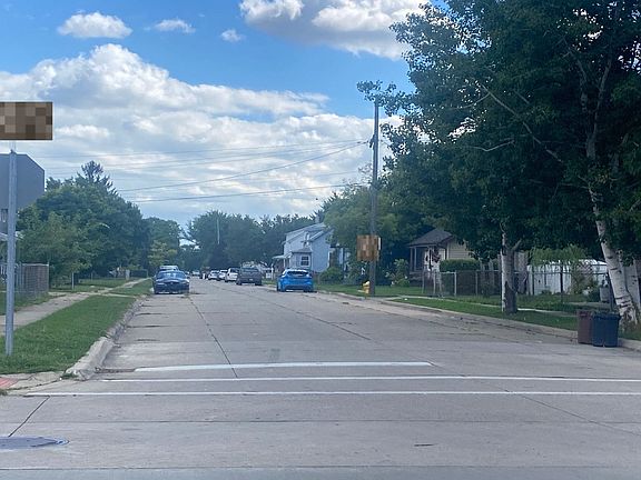 5th image of 16830 Stephens Dr