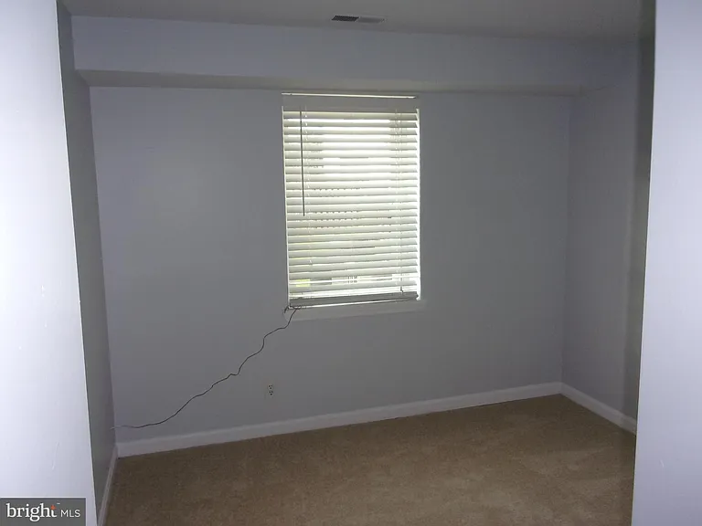 100 Chesterfield Ln — Photo 15