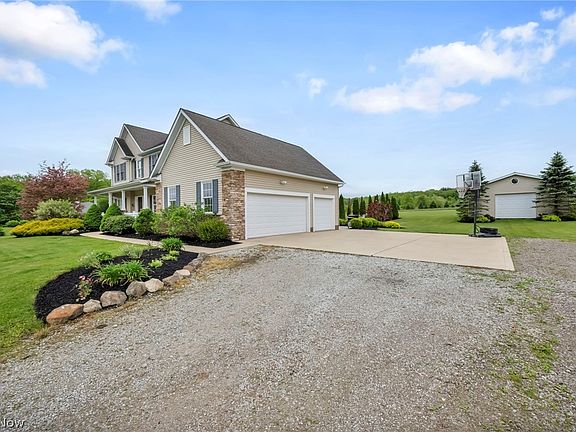 3rd image of 14353 Radcliffe Rd