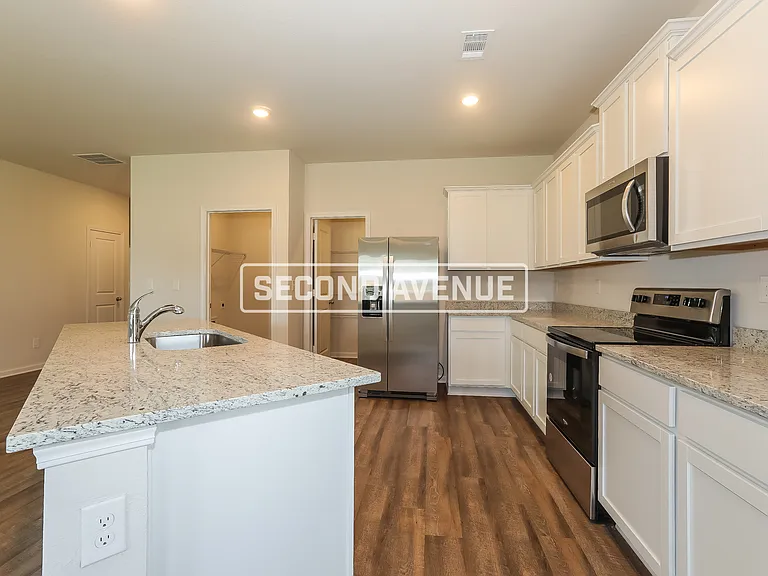714 Woody Dr — Photo 5