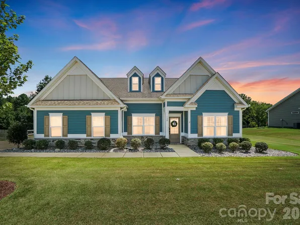 130 Sierra Chase Dr, Statesville, NC 28677