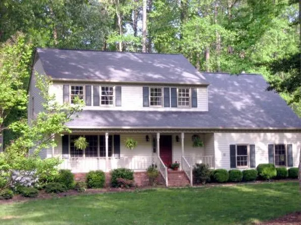 106 Le Roy Dr, Yorktown, VA 23692