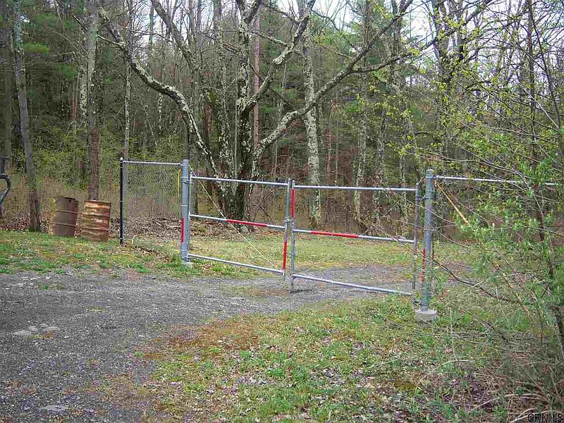 3rd image of 440 PATRIA Road
