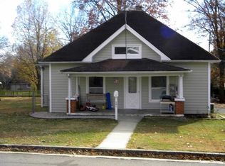 201 E Locust St, California, MO 65018