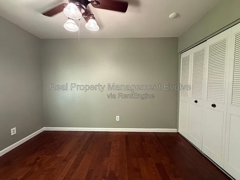 4709 N 26th Ln — Photo 14