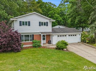 310 Brookgate Ct NW, Comstock Park, MI 49321