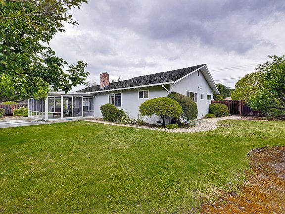 3rd image of 10425 Mann Dr