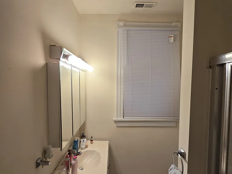 2209 W Main St — Photo 13