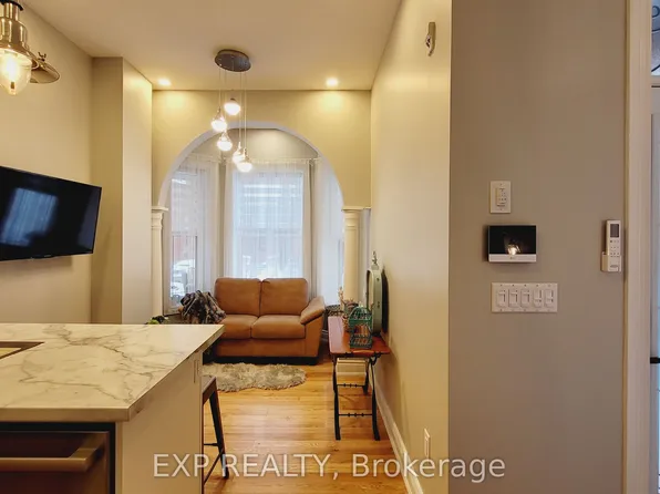 101-157 James St #159, Ottawa, ON K1R 5M8