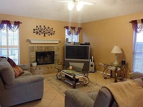 5th image of 2101 Emerald Oaks Dr