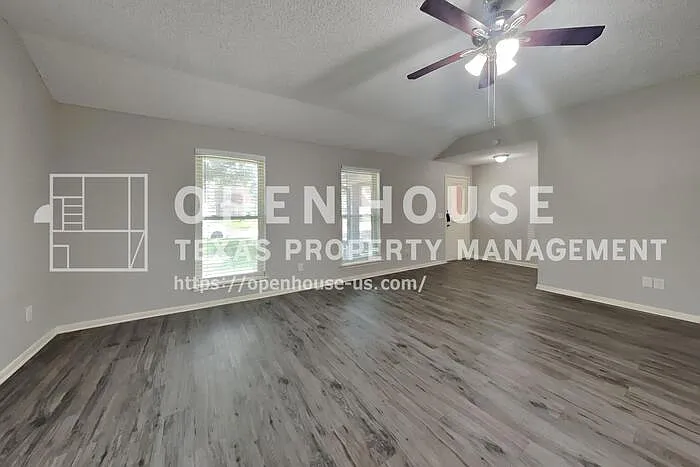 18138 Garden Manor Dr — Photo 4