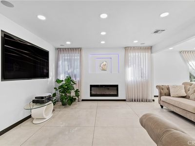 10533 Samoa Ave, Tujunga, CA, 91042