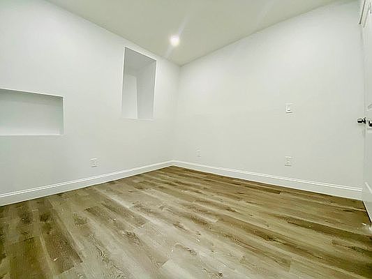5th image of 1821 Trafalgar Pl #3H