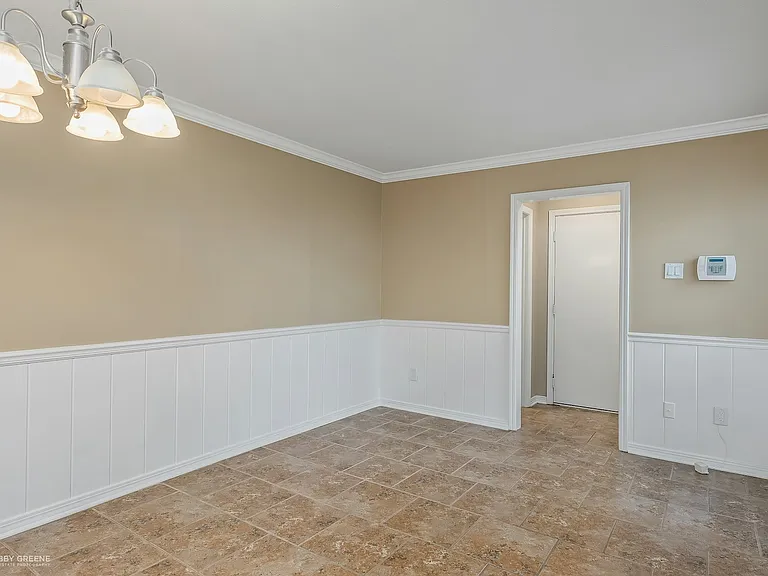 10101 Saratoga Dr — Photo 23