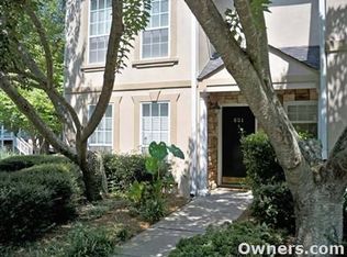 801 Masons Creek Cir, Sandy Springs, GA 30350