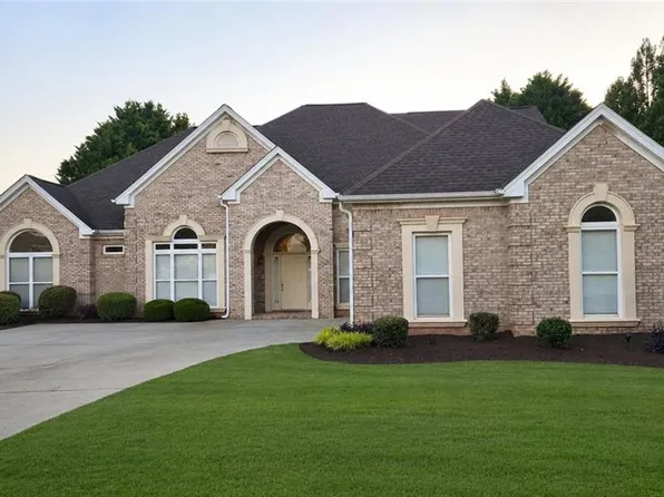 1086 Rowanshyre Cir, McDonough, GA 30253
