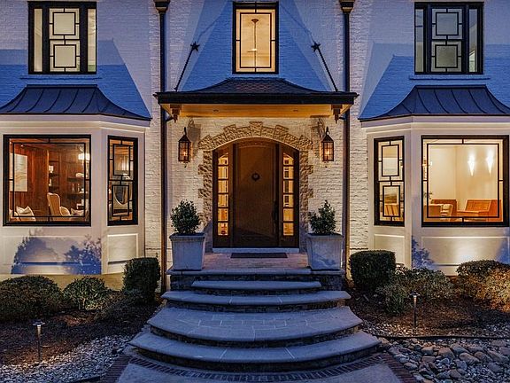 2nd image of 4500 Powers Ferry Rd