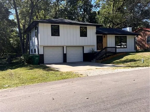 303 E Bennett St, Butler, MO 64730