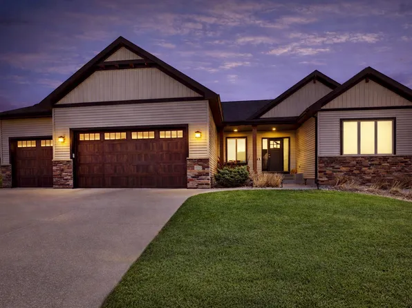 1936 Kerry Dr NE, Rochester, MN 55906