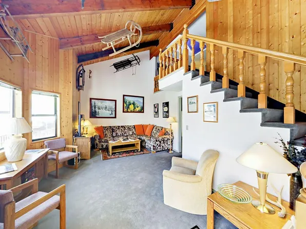 8014 S Sunnyoak Cir, Salt Lake City, UT 84121