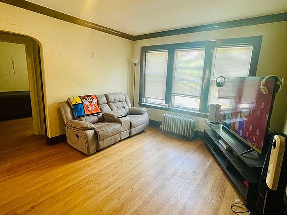 3rd image of 2954 N Kolmar Ave #2