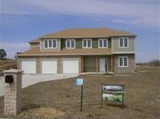 759 Sunset Blvd, Palmyra, NE 68418